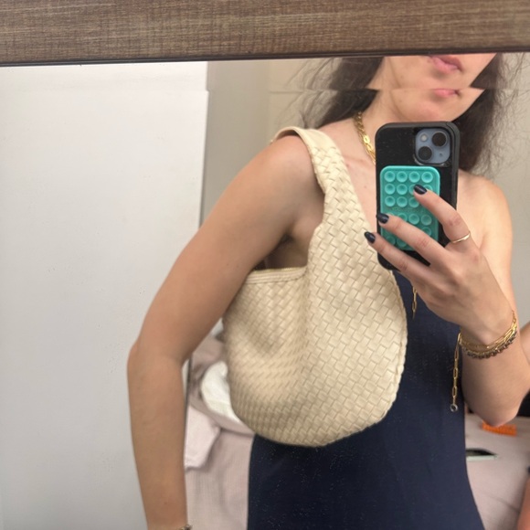 Faux leather woven purse - Picture 3 of 6